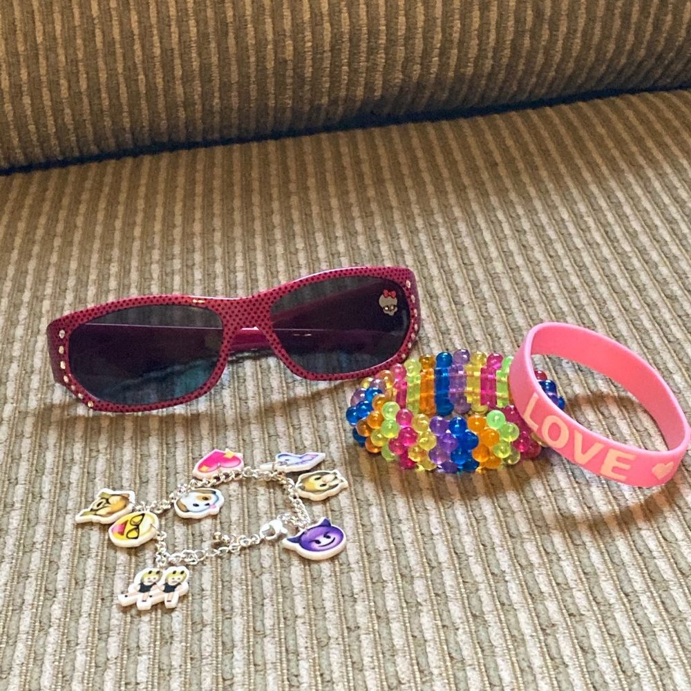 Sunglasses & Jewelry